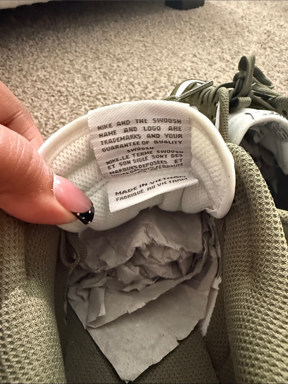 Nike Dunk Low Woman’s White and Olive Green Sneakers - Picture 7 of 8